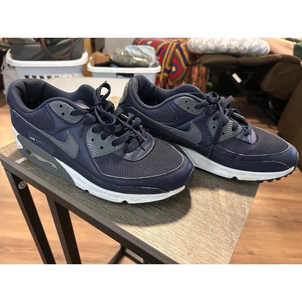 Nike product pair